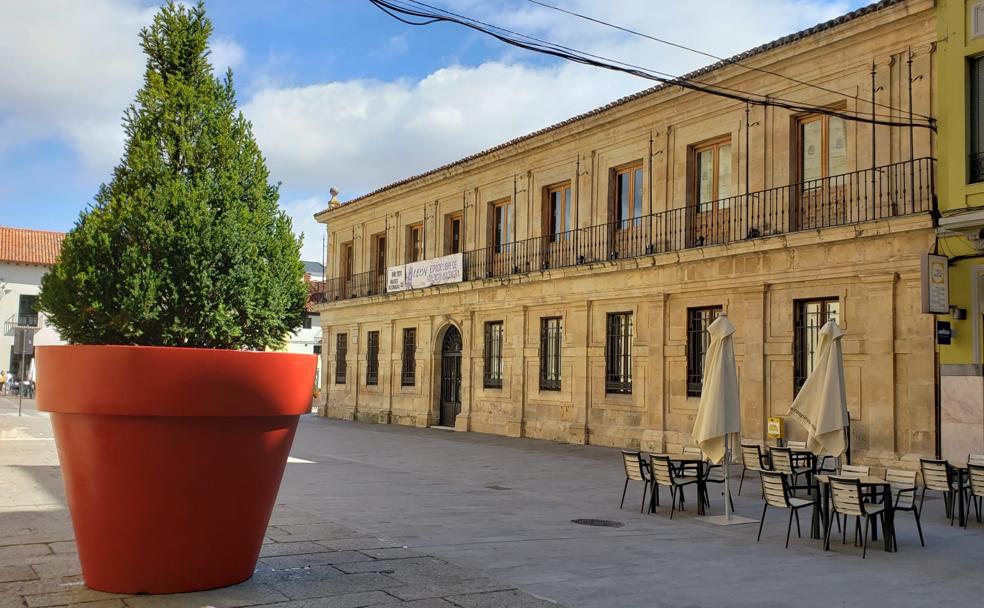 Gulliver planta uno de sus 'macetones' en Legio VII