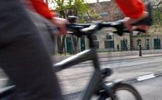 La Guardia Civil propone el #MétodoMegaCansino para aprender a adelantar a los ciclistas