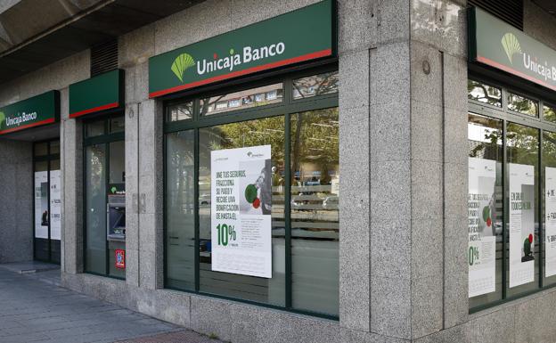 Unicaja Banco facilita un año más el pago de la matrícula de estudios y anticipa las becas con préstamos a un interés del 0%