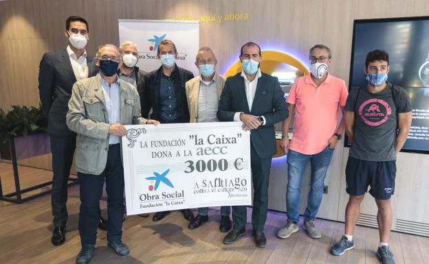 La Fundación La Caixa dona 3.000 euros a la Asociación Española Contra el Cáncer en León