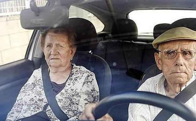 Marlaska descarta marcar con una «M» los coches conducidos por mayores de 70 años