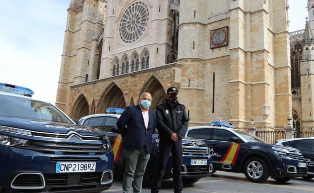 La Policía presenta sus nuevos vehículos inteligentes que serán «como comisarias circulantes»