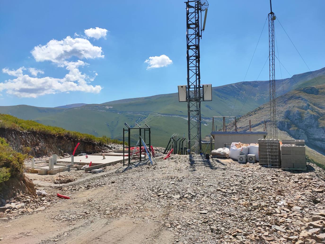 Peñalba celebra el Día de los Pueblos más bonitos de España con la esperanza de tener próximamente señal de teléfono móvil