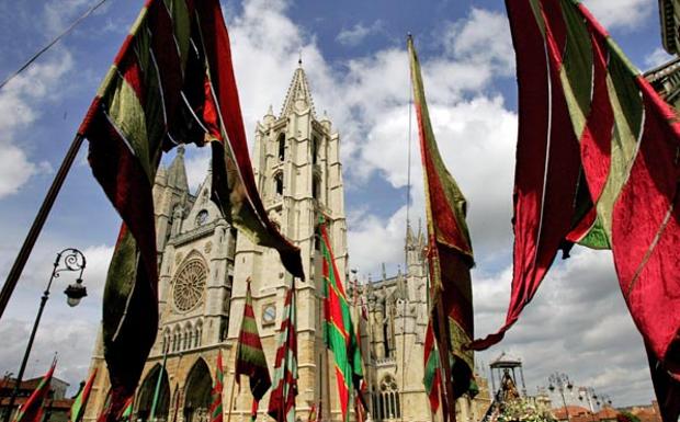 La Diócesis celebra al patrono San Froilán con misas de aforo limitado en la Virgen del Camino y en La Catedral