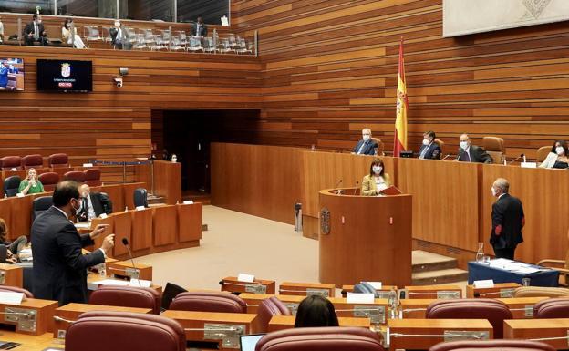 La despoblación, el control de la pandemia y el Corredor del Atlántico centran las preguntas a Mañueco