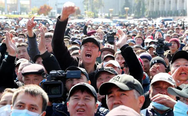Los manifestantes piden ahora la dimisión del presidente de Kirguistán