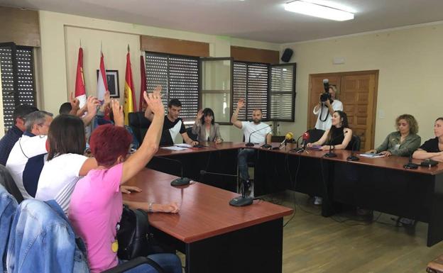 Izquierda Unida mantiene abierta la puerta a un pacto de la izquierda en Cacabelos
