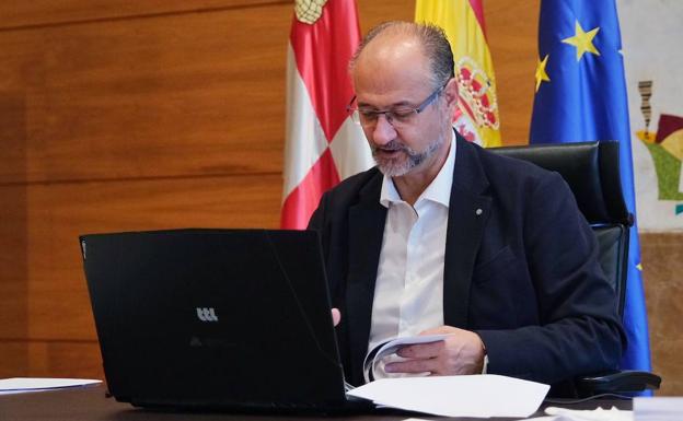 El presidente de las Cortes pone en valor la importancia de la colaboración entre las regiones europeas