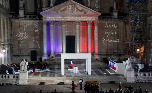 Francia rinde homenaje a Samuel Paty