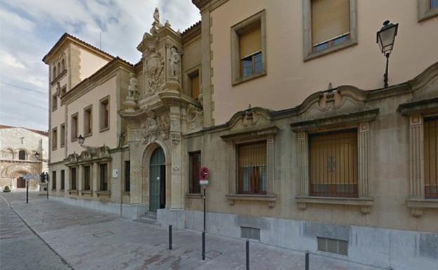 Un hombre enfrenta a tres años de prisión tras ser detenido vendiendo heroína en Ponferrada