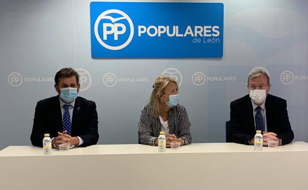 Los parlamentarios del PP por León aplauden la «contundencia de Casado»