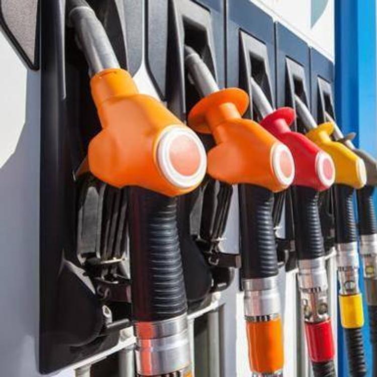 La covid-19 no da tregua a los carburantes y mantiene una bajada de dos dígitos en agosto en León