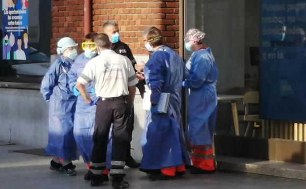 El protocolo-covid obliga a un gran despliegue en Santo Domingo ante un hombre con comportamientos agresivos