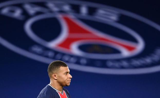 Mbappé ralentiza la renovación con el PSG