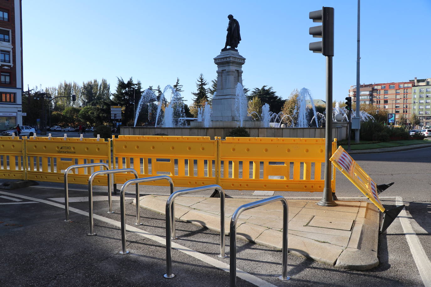 Las obras de Ordoño II siguen su curso y ya cuentan con aparcamientos para bicicletas