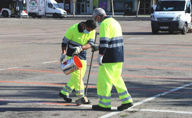 La ORA pinta de naranja la explanada de la Junta con la vista puesta en empezar a cobrar el próximo día 9