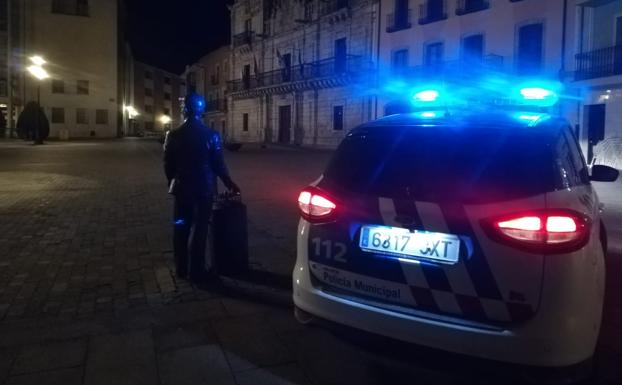 Dos jóvenes detenidos en Ponferrada por causarse lesiones con arma blanca en una multitudinaria pelea