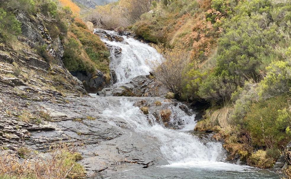 Ruta de las cascadas del río Faro, una puerta al paraiso