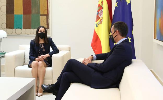Arrimadas busca blindar su alianza con Sánchez en pleno giro al centro del PP