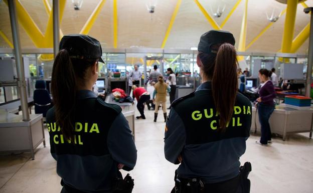 Detenido en Barajas con cocaína un asesino machista fugado de prisión