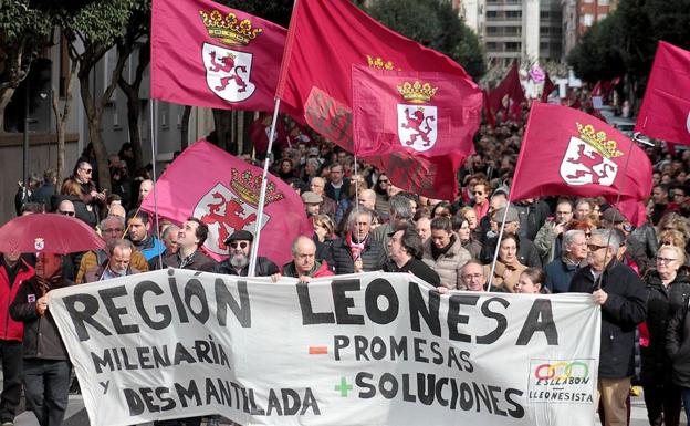 Proyecto León elabora un informe social y económico en el que refleja «el dramático destino» de la Región Leonesa