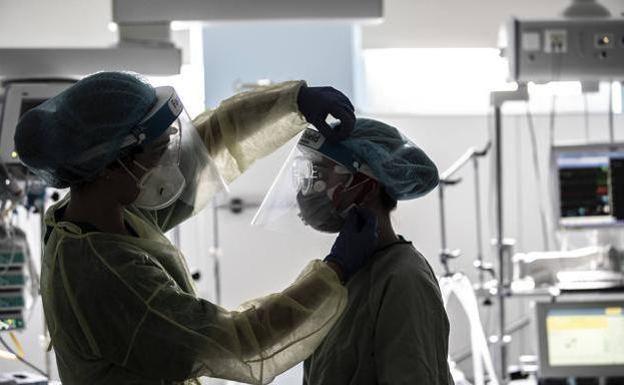 Los sindicatos abandonan la Mesa de Sanidad, piden la retirada del decreto sobre personal y anuncian movilizaciones