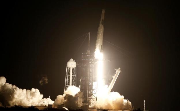 La histórica misión de la NASA y SpaceX despega rumbo a la EEI