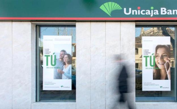 Unicaja Banco bonifica la domiciliación de nómina con una tarjeta de hasta 250 euros