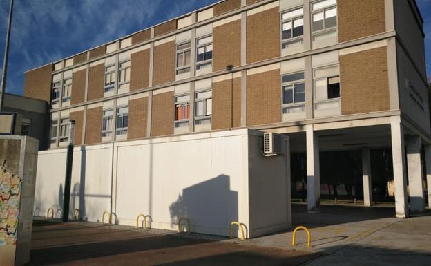 CSIF califica la instalación de casetas en los centros de salud como un «parche»: «Hay que pensar algo más, se nos hubiera ocurrido a cualquiera»