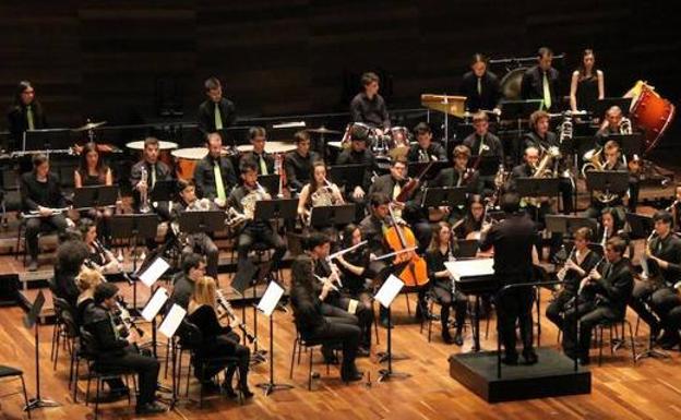 El Auditorio acoge el concierto de la Orquesta y Banda de Música de las Juventudes Musicales de la ULE