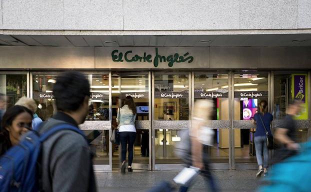 El Corte Inglés anticipa a este lunes la campaña de Black Friday y ofrece puntos de atención personalizada