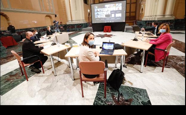 La Junta rechaza el incremento del impuesto de matriculación porque elevará el precio de los coches en más de un 5%