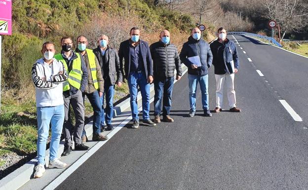 La Diputación invierte 201.204 euros en ensanchar un metro un tramo de la carretera a Posada de Valdeón