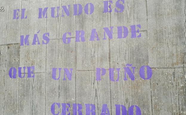 Ciñera se llena de frases y murales contra la violencia de género