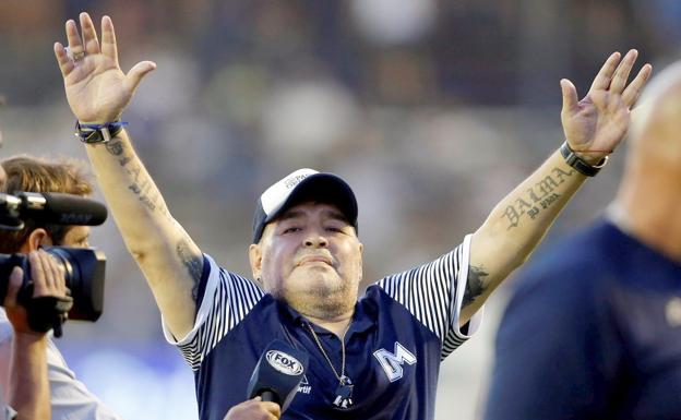 Muere Maradona, el dios del balón