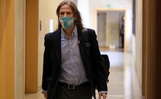 Igea y Pablo Fernández se acusan mutuamente de corrupción en un tenso debate dialéctico