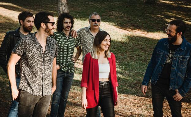 La banda de la leonesa Nadia Álvarez, Bruna, rinde homenaje a la lucha feminista en su nuevo single