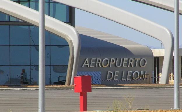 Aena inicia el Plan Invierno en los aeropuertos con riesgo de sufrir contingencias de hielo y nieve, entre ellos León