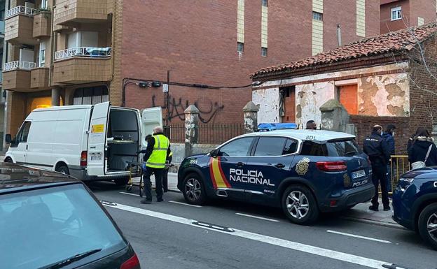 Hallan el cadáver de un hombre en unas casas okupadas en la plaza Padre Severino Ibáñez