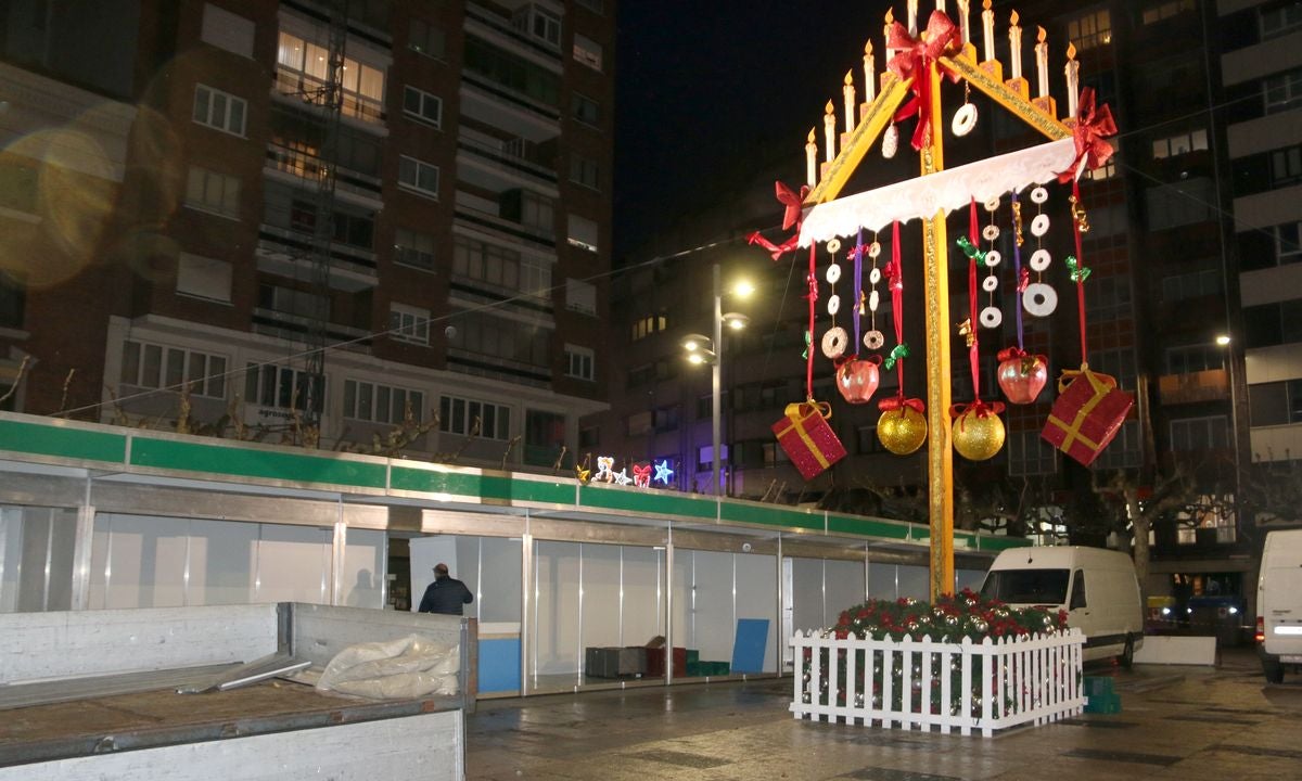 La Feria de Artesanía se traslada a la Plaza de las Cortes