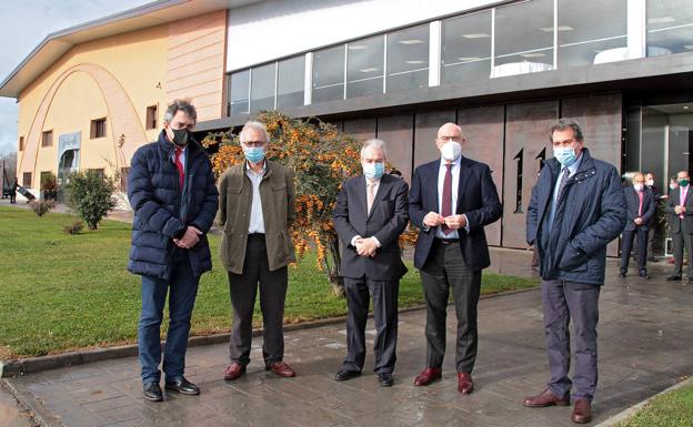 Carnero destaca el caso de Bodegas Gordonzello como ejemplo de «proyecto de territorio» para el desarrollo del medio rural