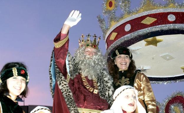 El alcalde de León otorga un salvoconducto para que Papá Noel y los Reyes Magos puedan entregar sus regalos