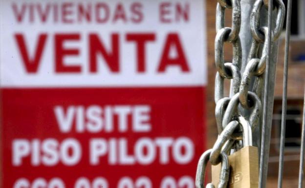 La compraventa de viviendas en León se incrementa un 5% en octubre, frente a la caída del 13,3% en España