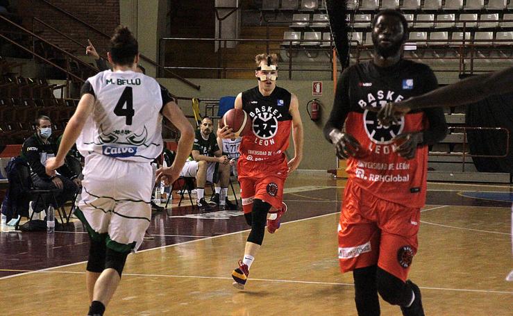 Partido entre el Basket León y el Basket Xiria