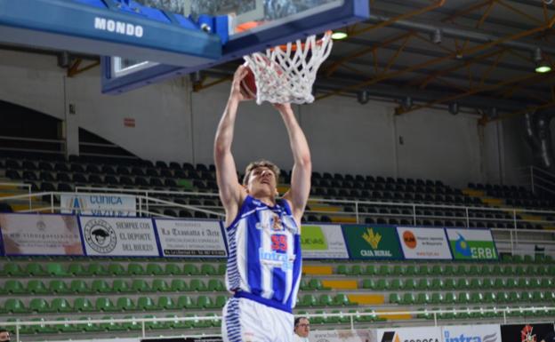 Ciudad de Ponferrada sigue intratable en su cancha