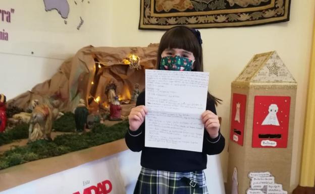 Sofía se proclama ganadora del concurso de relatos del Ampa del Colegio de la Asunción gracias a 'sus tres camellos'