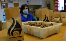 Asprona Bierzo colabora con el innovador proyecto de barbacoas de 'pellets' de la empresa berciana Decofire