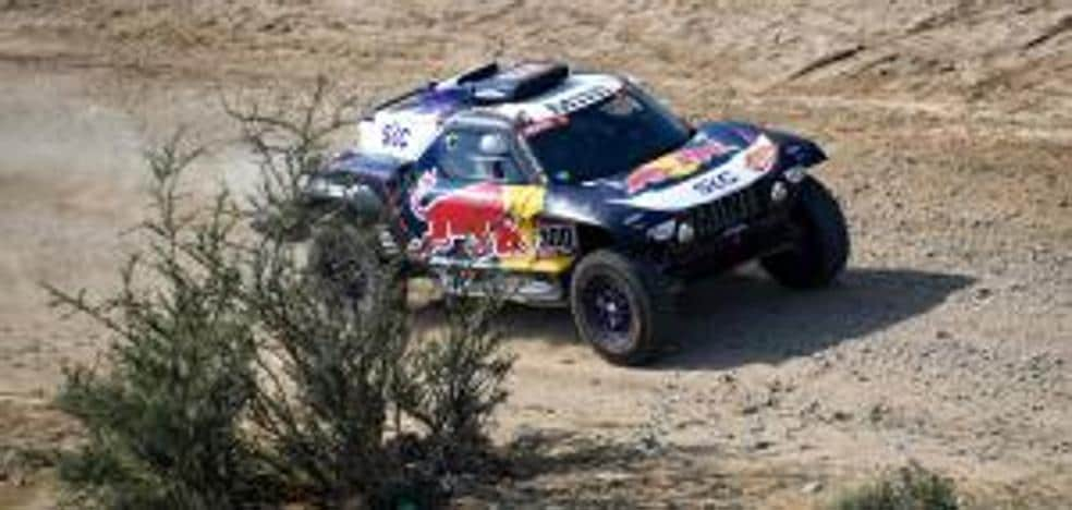 Dakar 2021 starts with shock from Sainz and surprise from Baragwanath