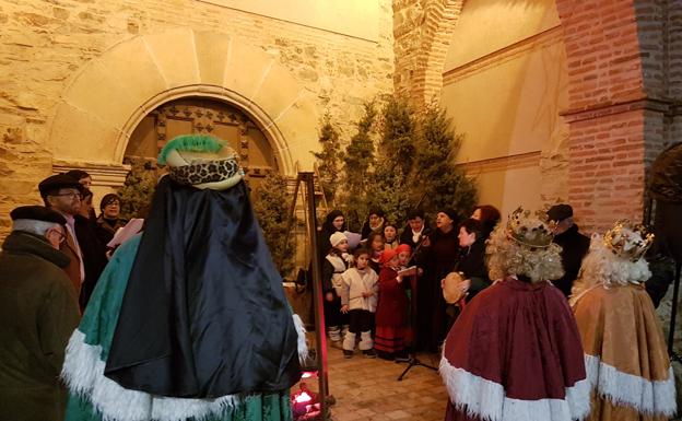 Los Reyes Magos visitan el martes a los niños y niñas de Santa María del Páramo