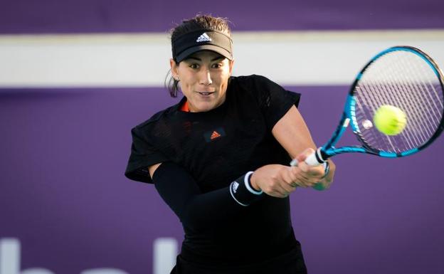 Muguruza frena a Sasnovich y se mete en octavos